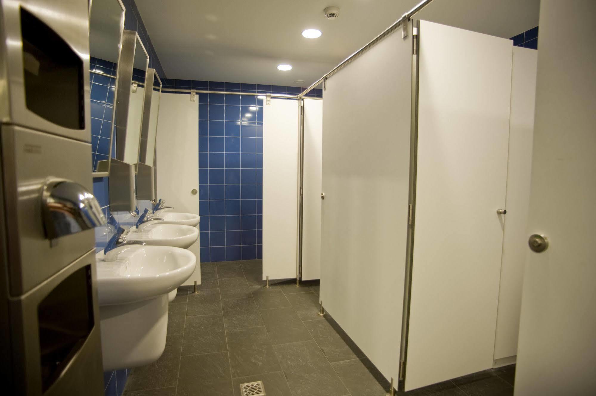 Bbk Bilbao Good Hostel Εξωτερικό φωτογραφία